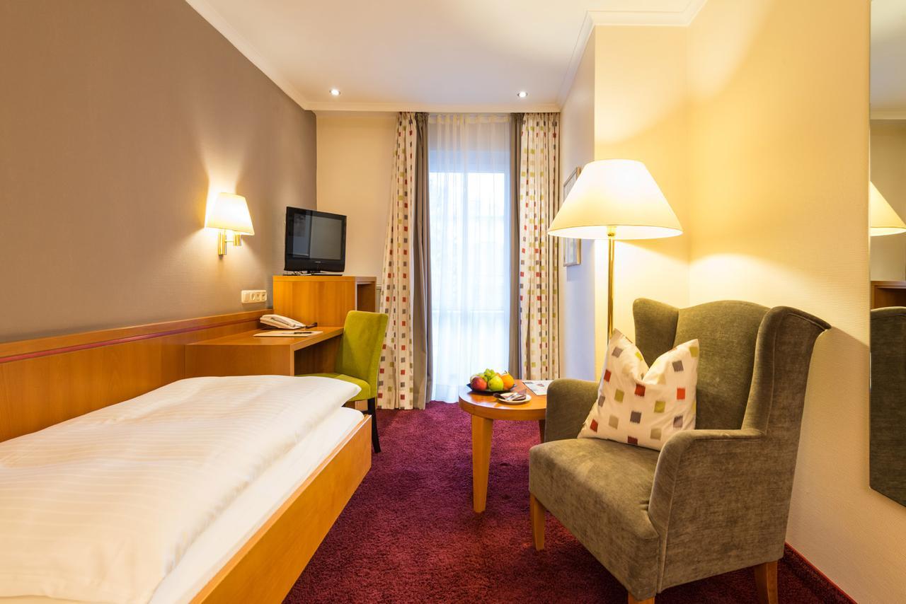 Hotel Heinz Höhr-Grenzhausen Eksteriør bilde
